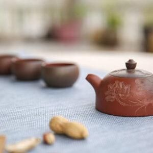 He Wei Gui Ningxia Pottery Tea Set: 4 Cups (Customizable)